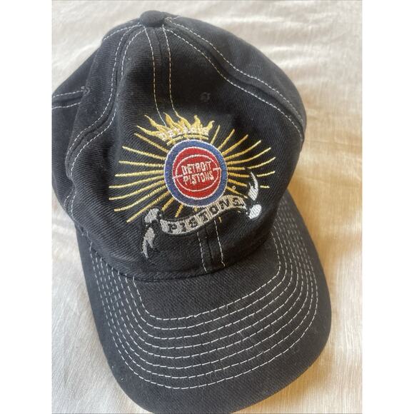 Vintage Pistons Snapback 90s Embroidered Made‎ in USA | Baseball Cap Black - Picture 1 of 9